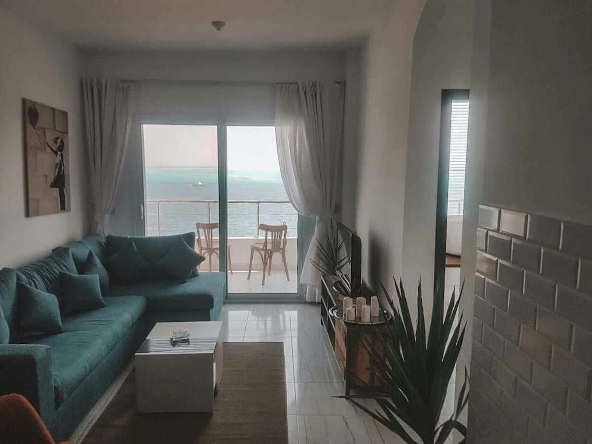 Amazing 2 Bedroom With Sea View In