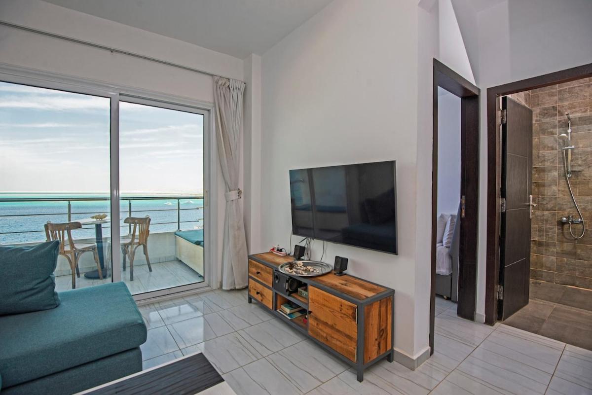 Amazing 2 Bedroom With Sea View In Appartement *